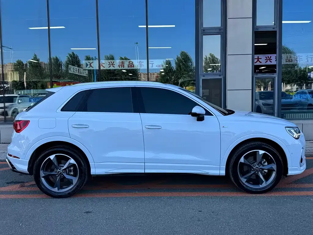 Audi Q3 — фото 5