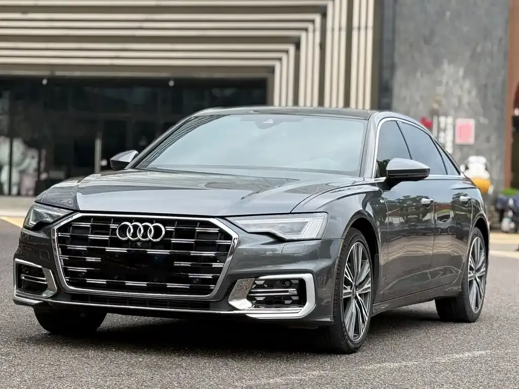 Audi A6L — фото 1