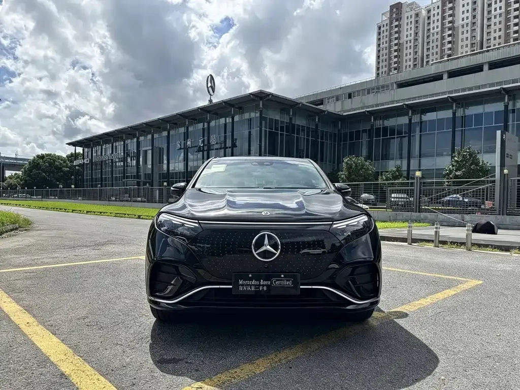 Mercedes-Benz EQS SUV — фото 10