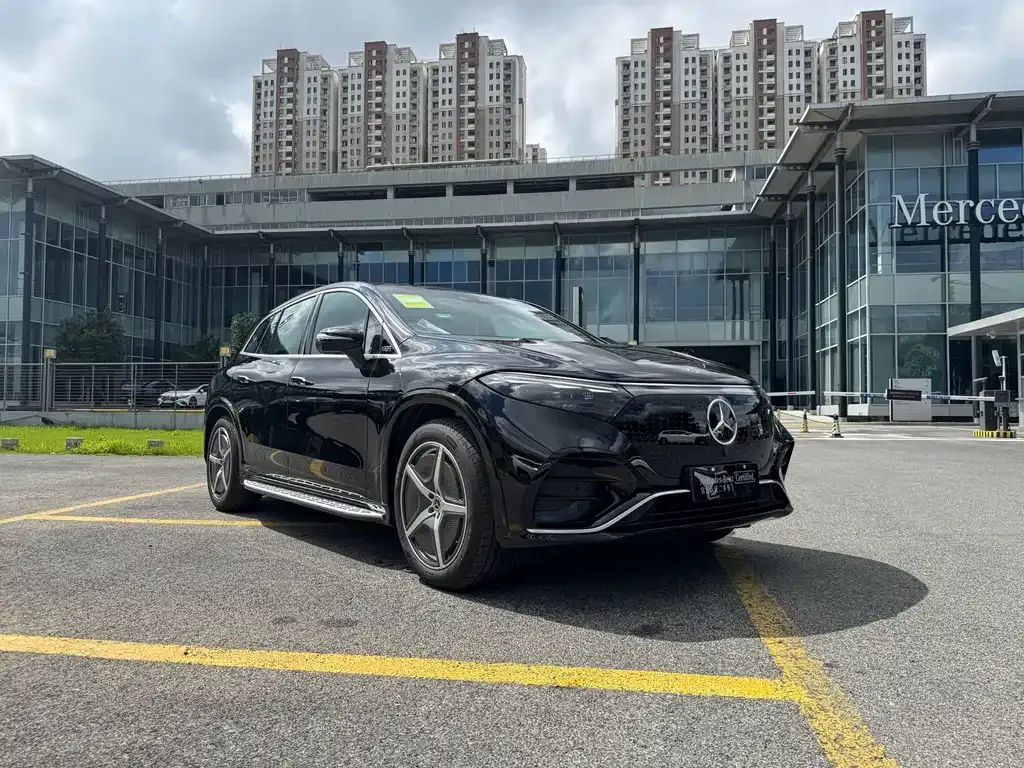 Mercedes-Benz EQS SUV — фото 7
