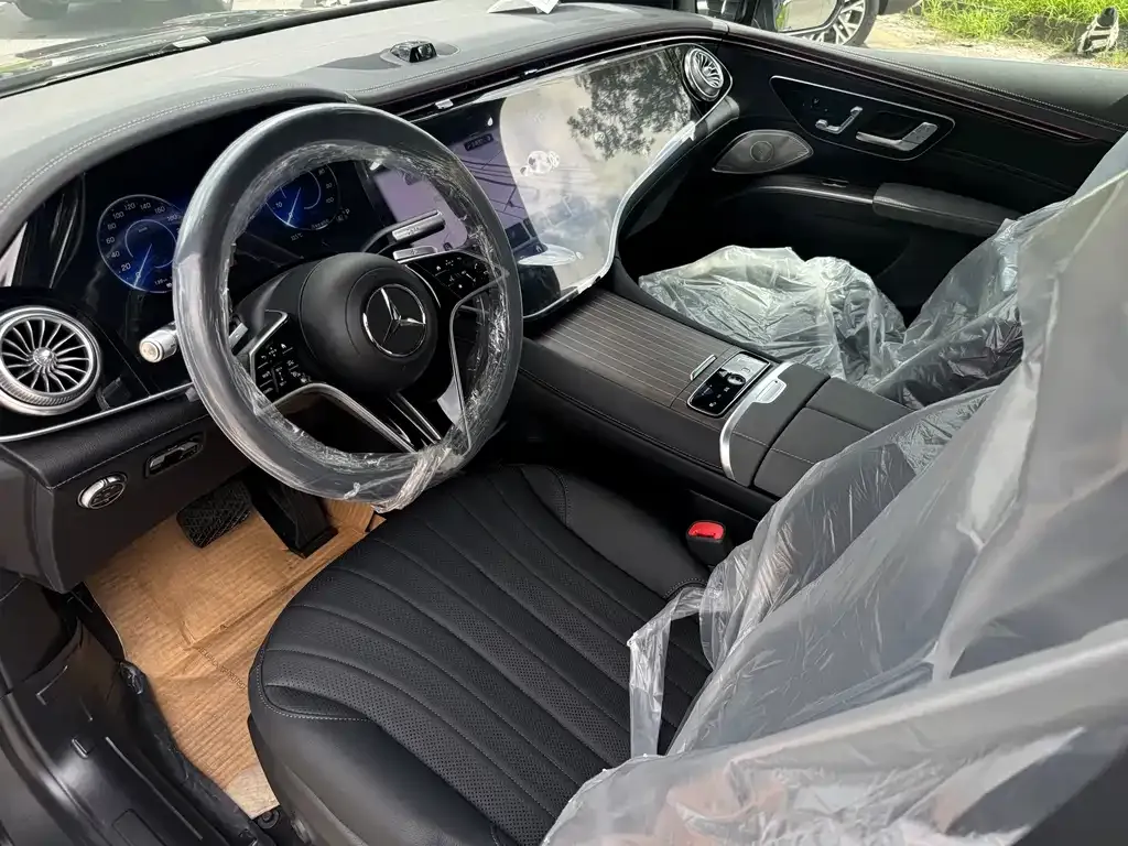 Mercedes-Benz EQS SUV — фото 3