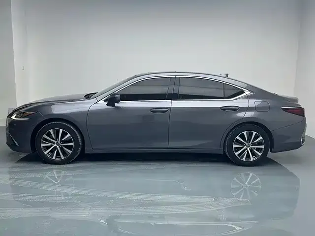 Lexus ES — фото 8