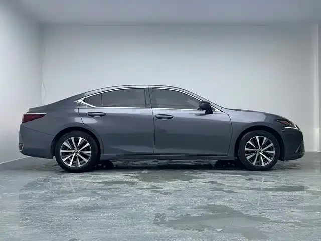 Lexus ES — фото 4