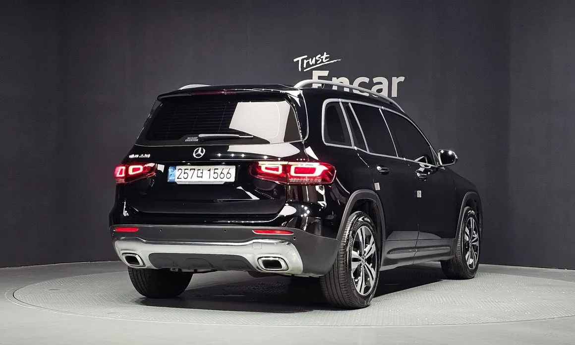 Mercedes-Benz GLB-Class — фото 10