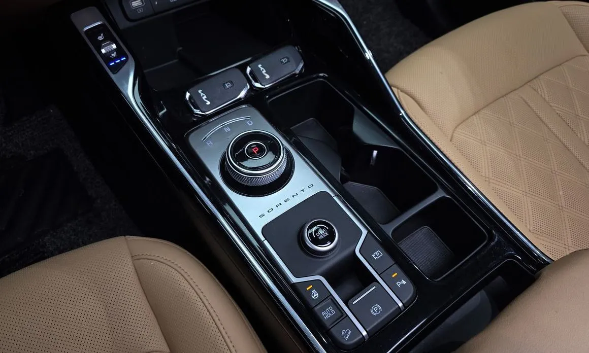 Kia Sorento — фото 9