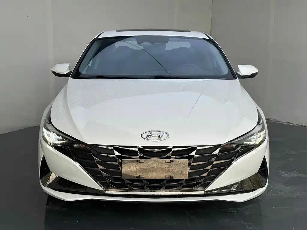 Hyundai Elantra — фото 9