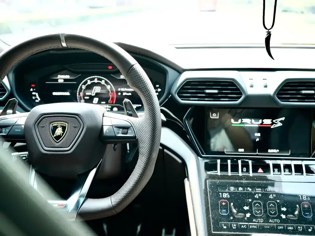 Lamborghini Urus — фото 3