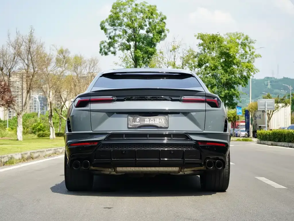 Lamborghini Urus — фото 6