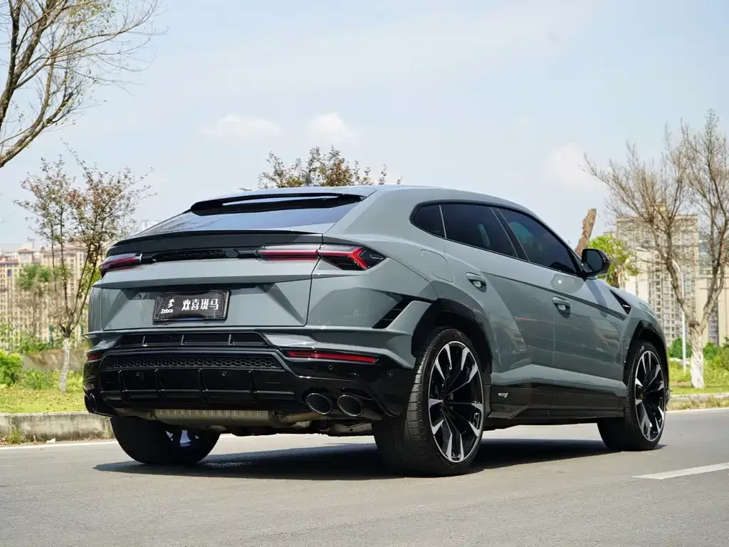 Lamborghini Urus — фото 10
