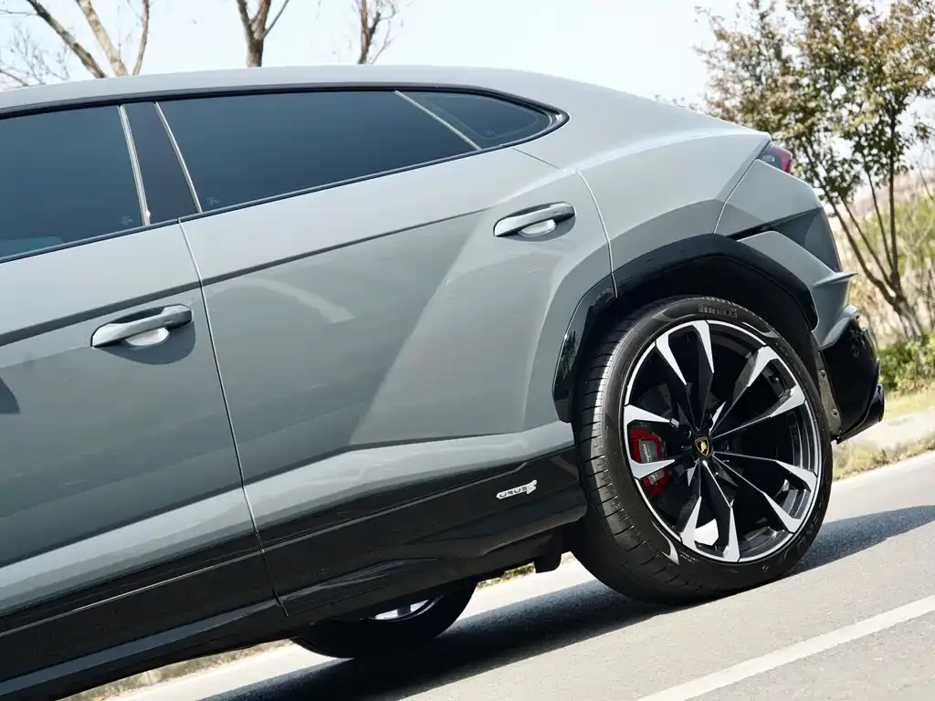 Lamborghini Urus — фото 5