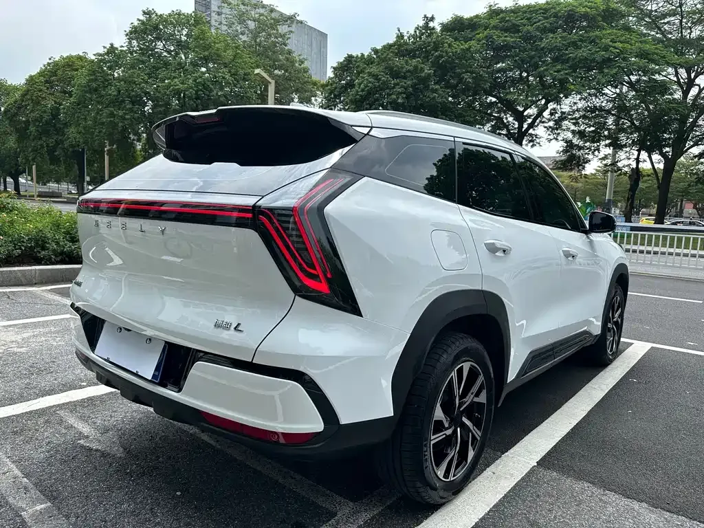 Geely Boyue L — фото 10