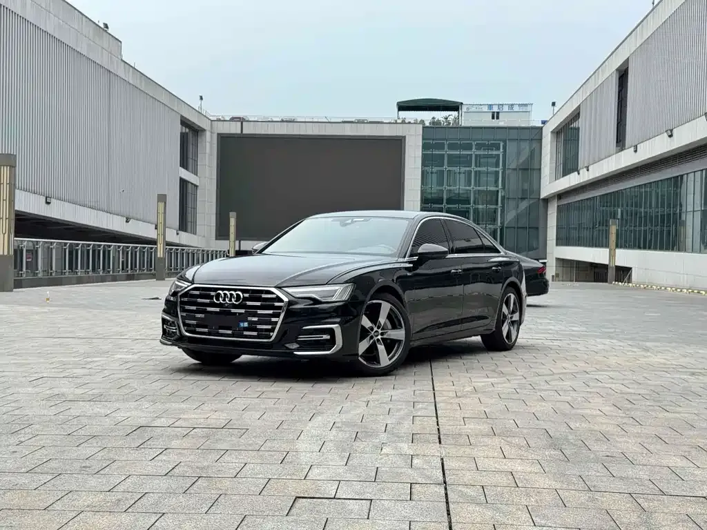 Audi A6L — фото 1
