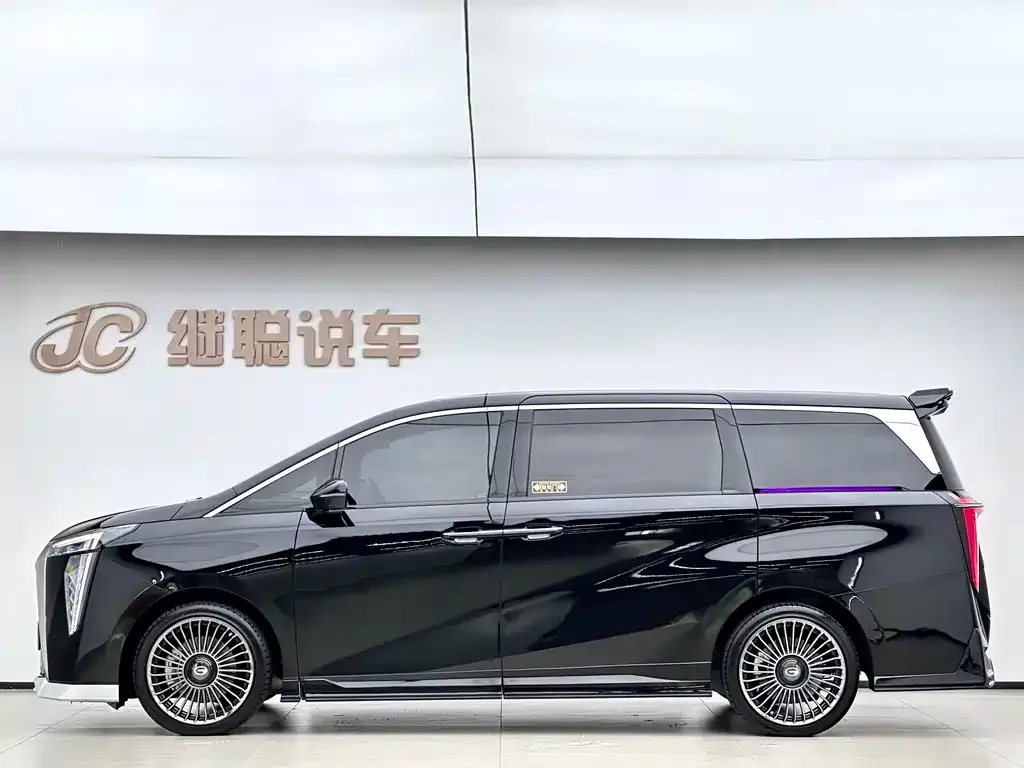 GAC Motor Trumpchi M8 — фото 10