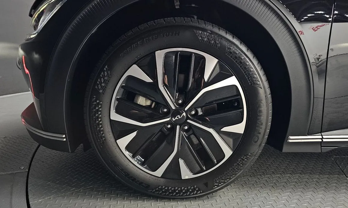 Kia EV6 — фото 8