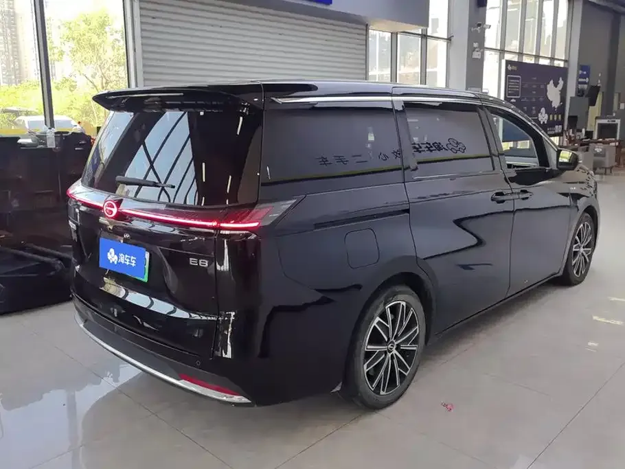 GAC Motor 传祺E8 PHEV — фото 7