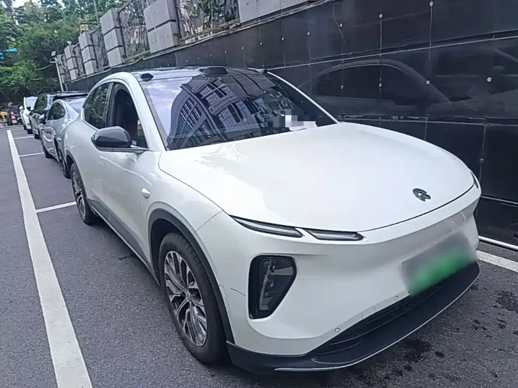 NIO EC6 — фото 9