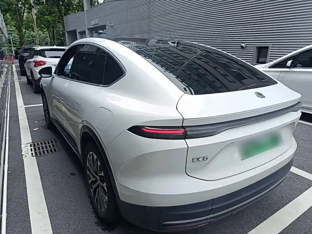 NIO EC6 — фото 10