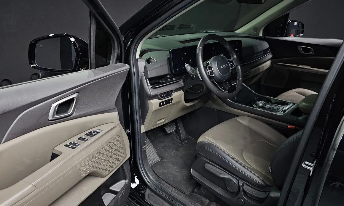 Kia Carnival — фото 4