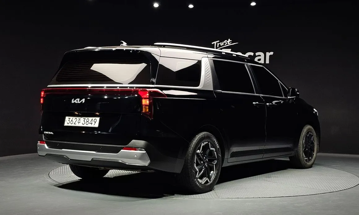Kia Carnival — фото 9