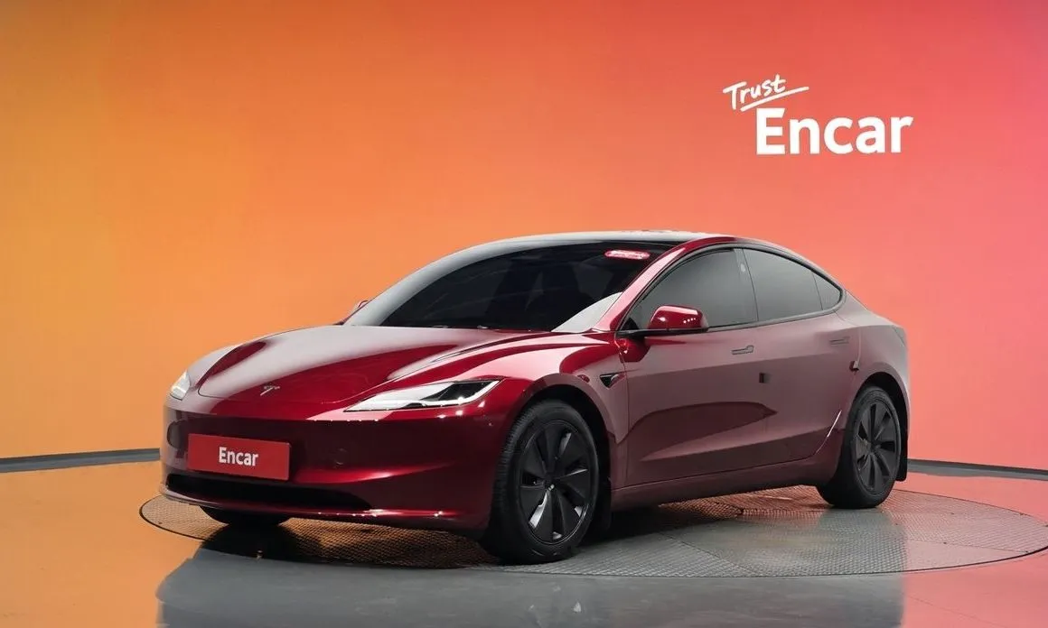 Tesla Model 3 — фото 1