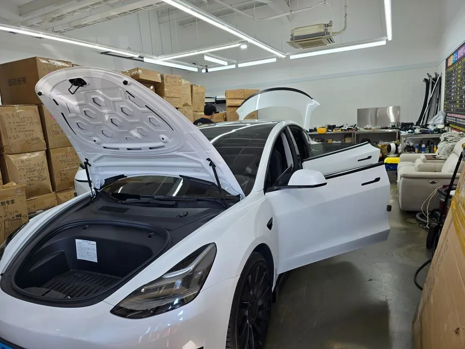 Tesla Model 3 — фото 4