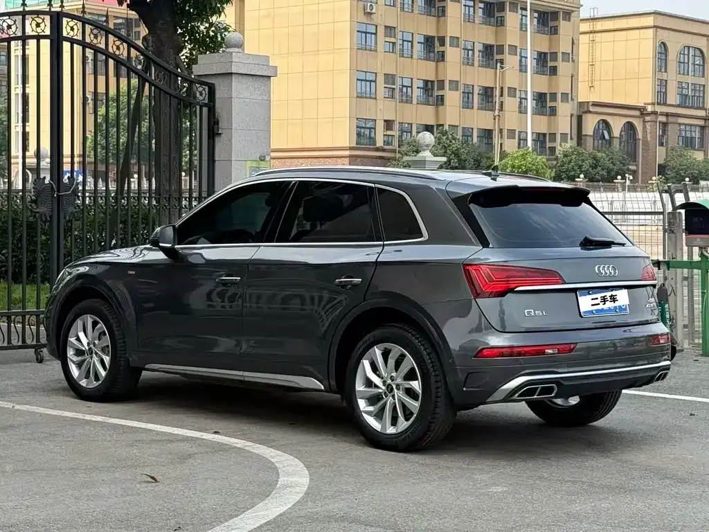 Audi Q5L — фото 5