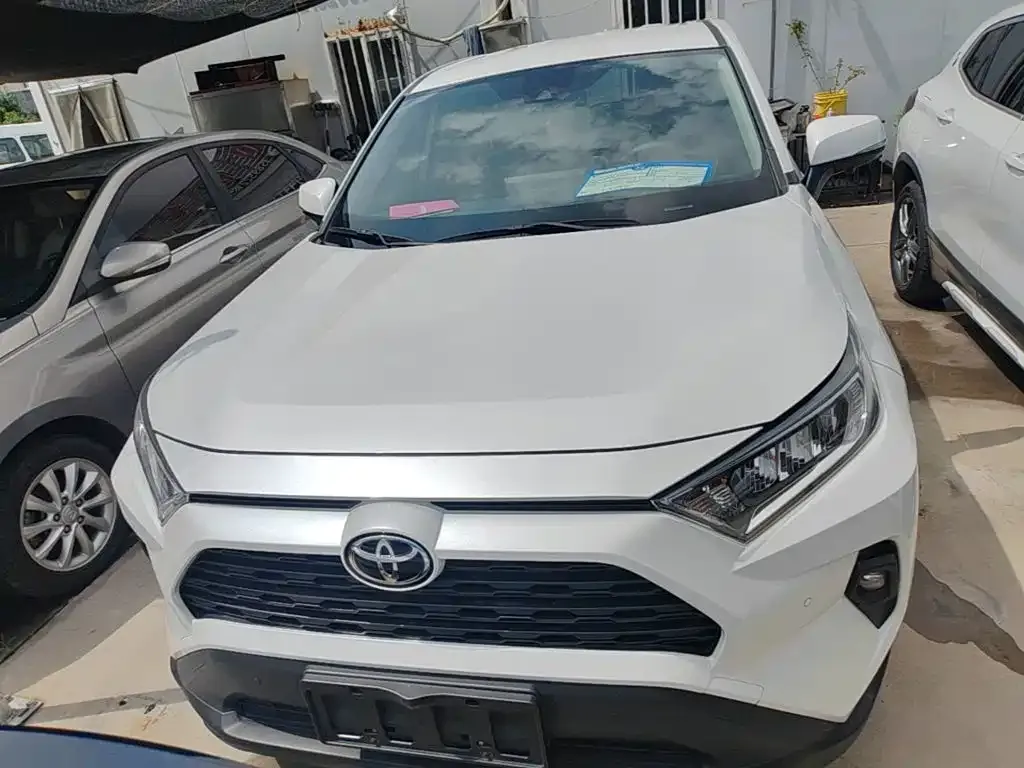 Toyota RAV4 — фото 9
