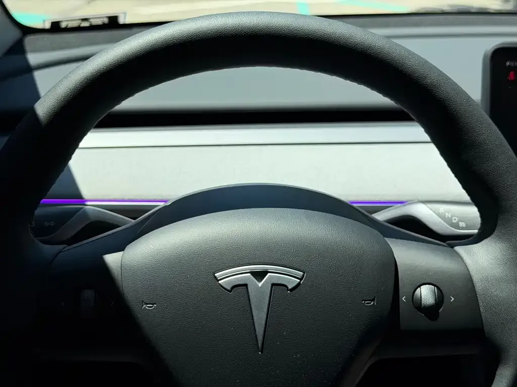 Tesla Model Y — фото 5