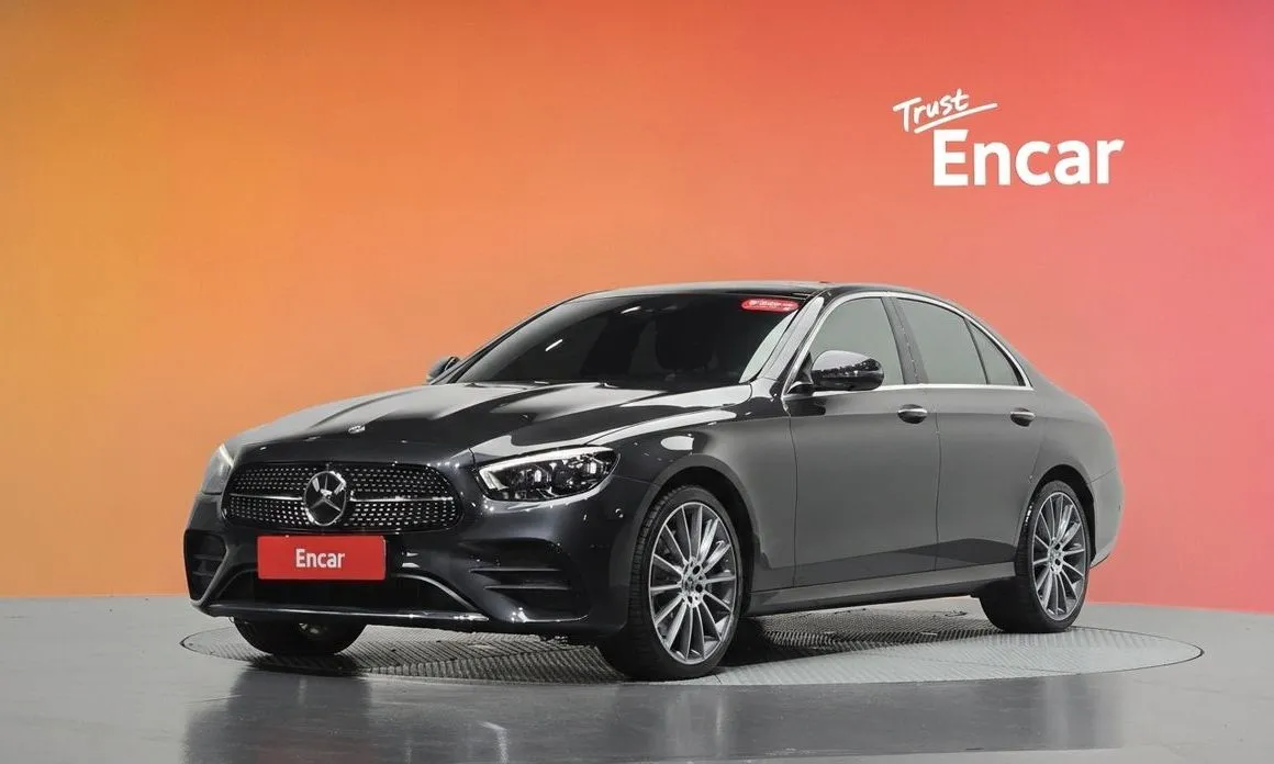 Mercedes-Benz E-Class — фото 1