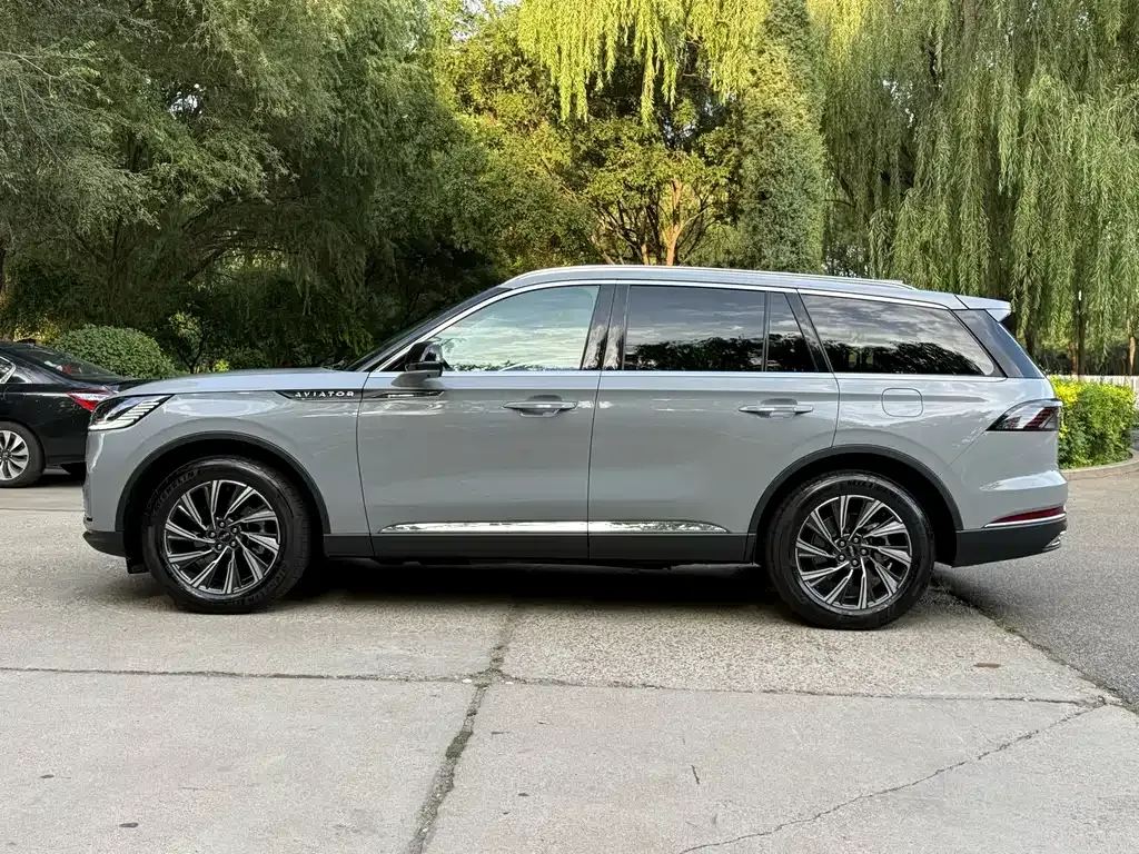Lincoln Aviator — фото 9