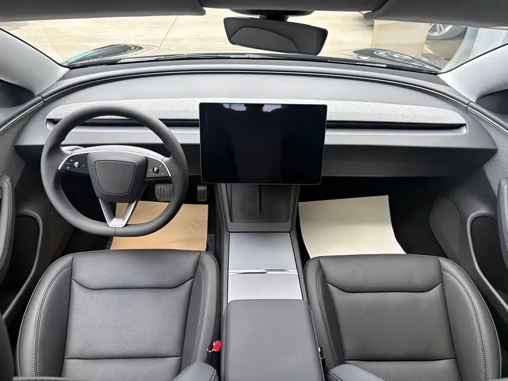 Tesla Model 3 — фото 7