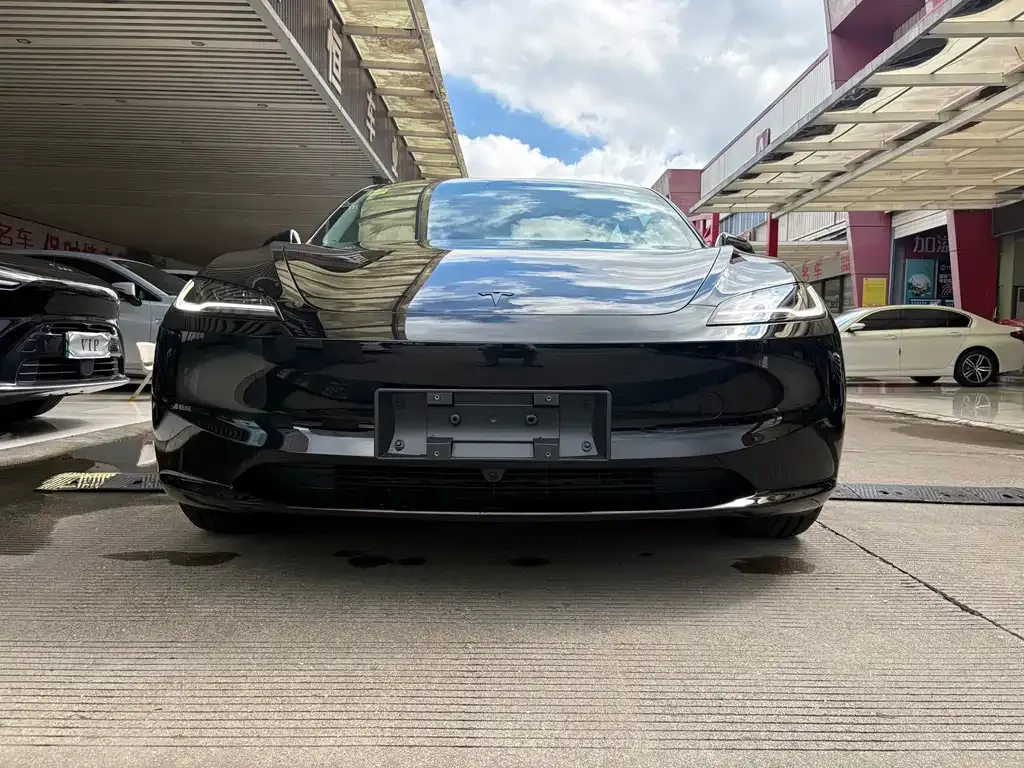 Tesla Model 3 — фото 2