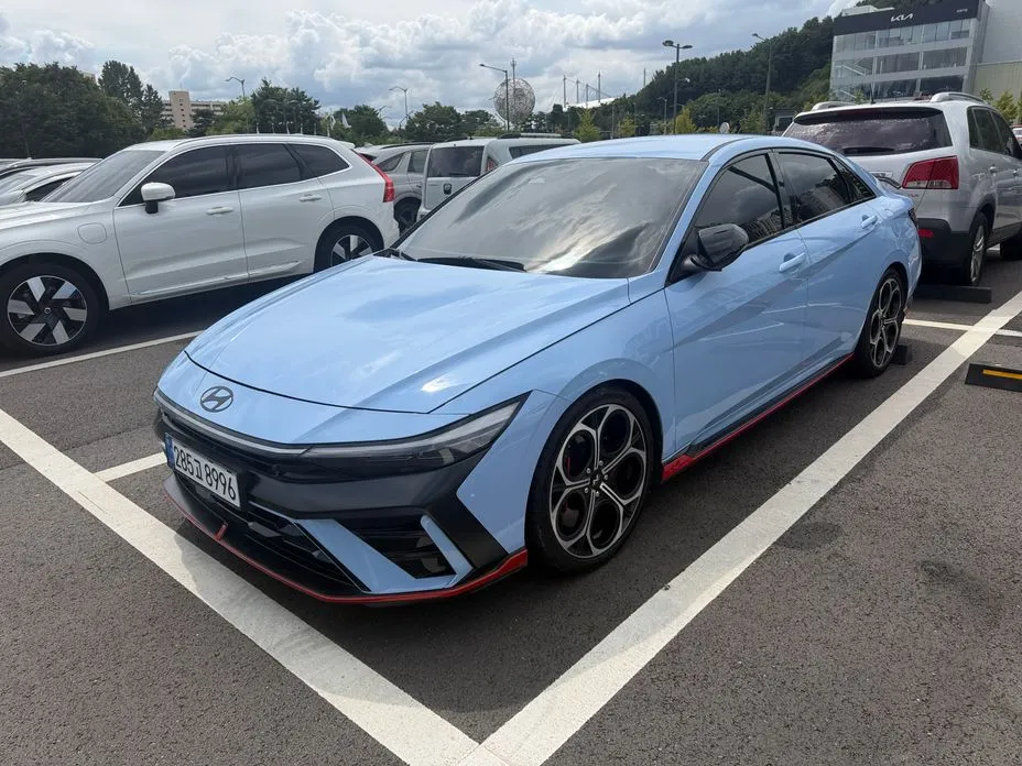 Hyundai AVANTE — фото 1