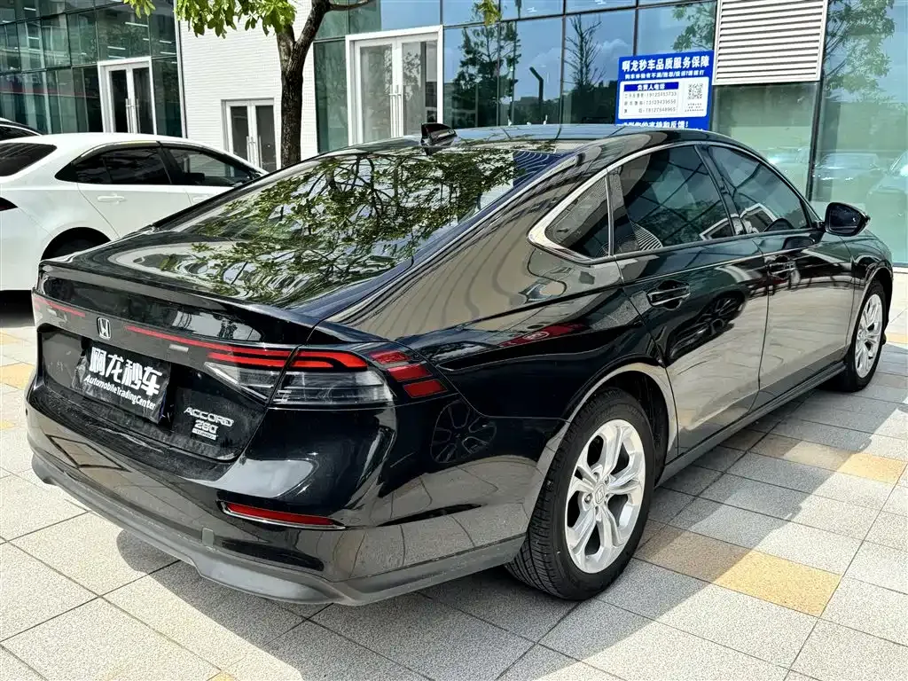 Honda Accord — фото 9