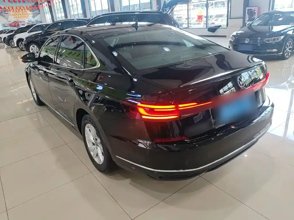 Volkswagen Passat — фото 9