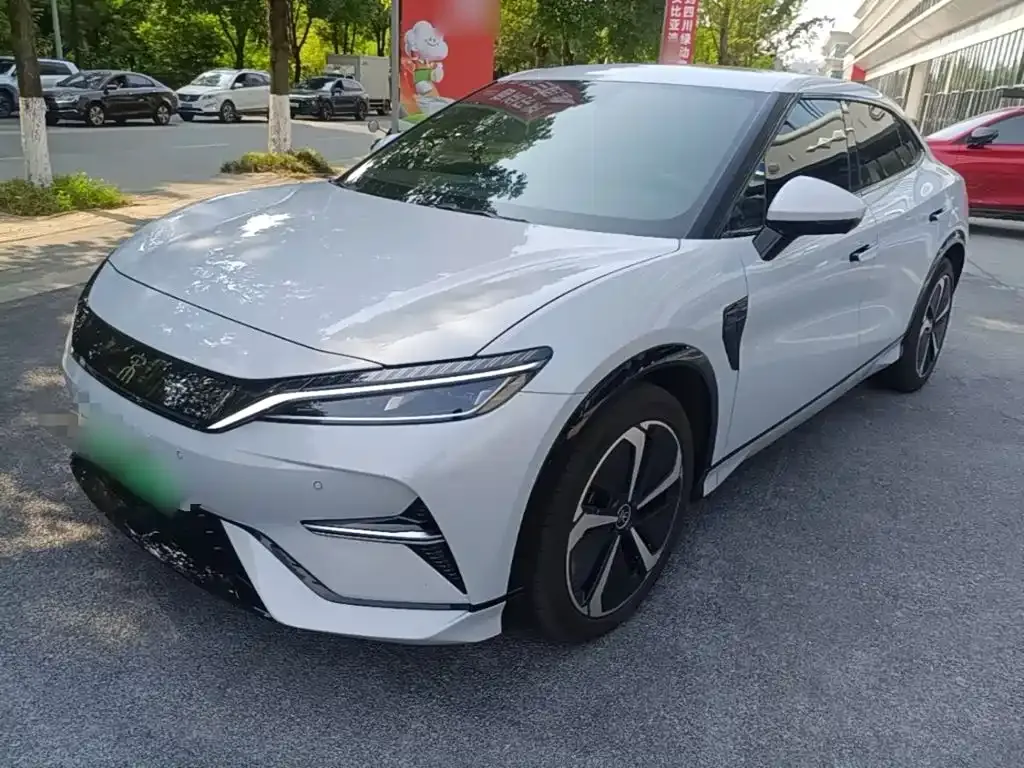 BYD L EV — фото 10