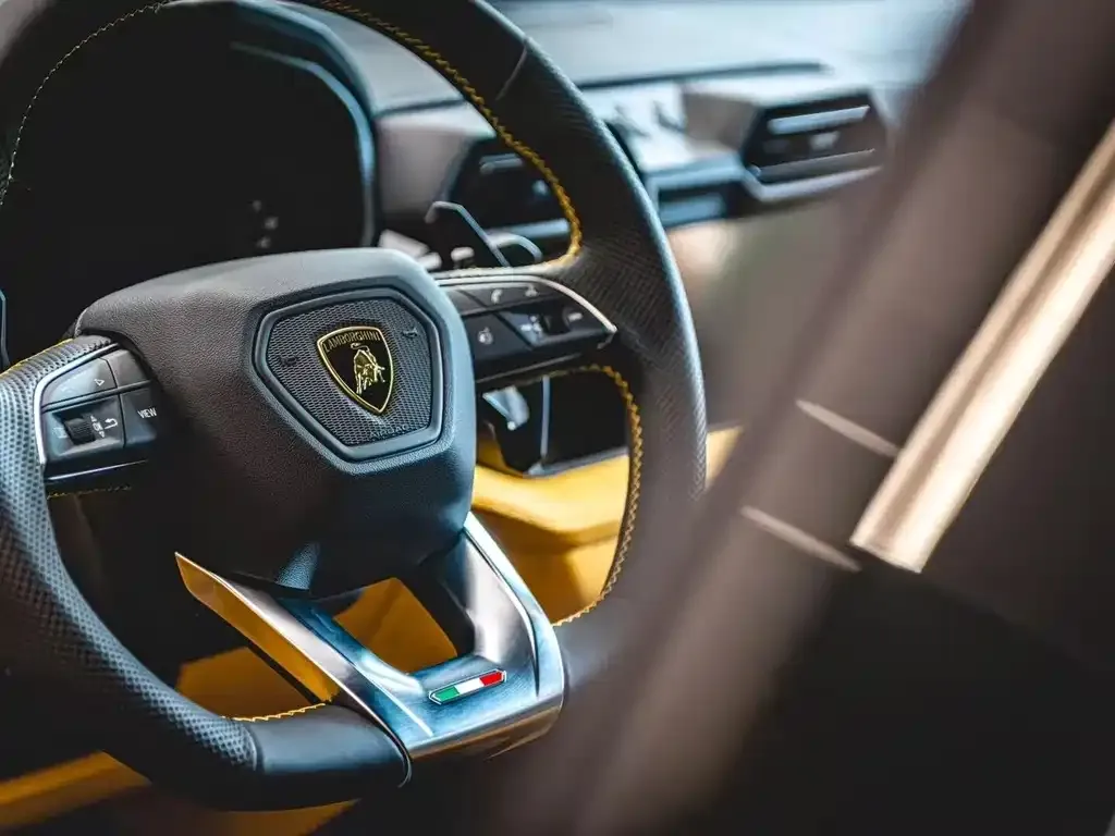 Lamborghini Urus SE — фото 3