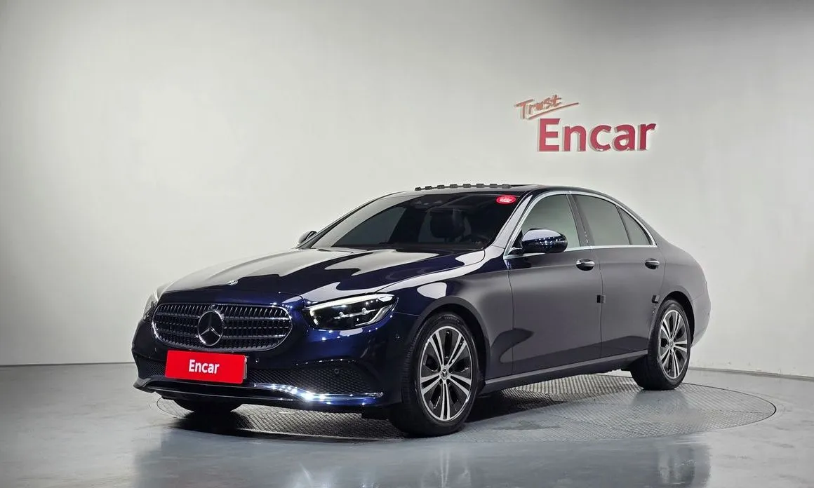 Mercedes-Benz E-Class — фото 1