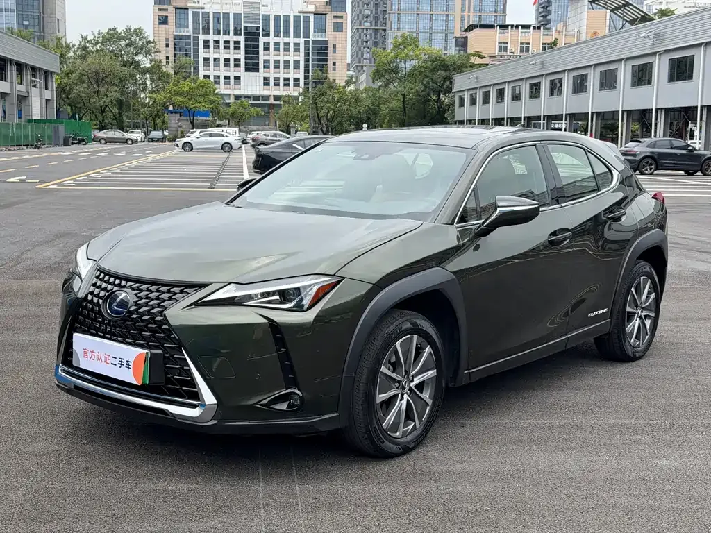 Lexus UX New Energy — фото 1