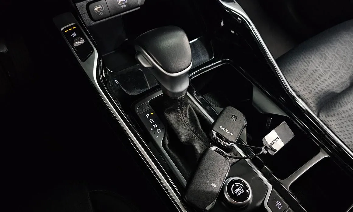 Kia Sorento — фото 8