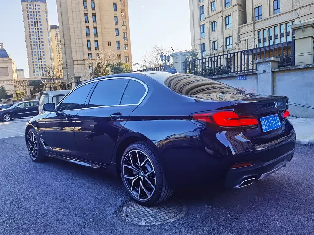 BMW 5 Series — фото 10