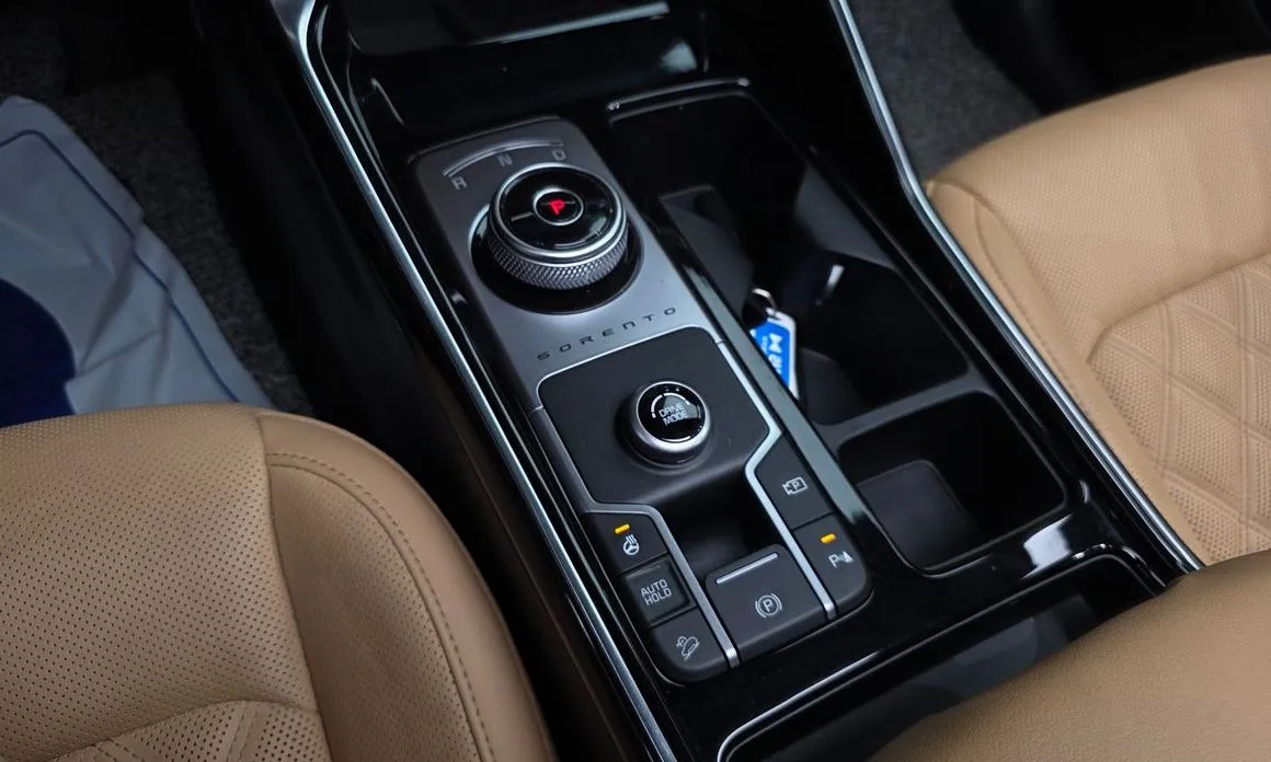 Kia Sorento — фото 9