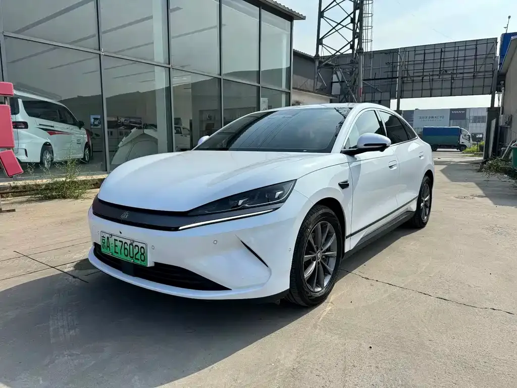 BYD Qin L — фото 1