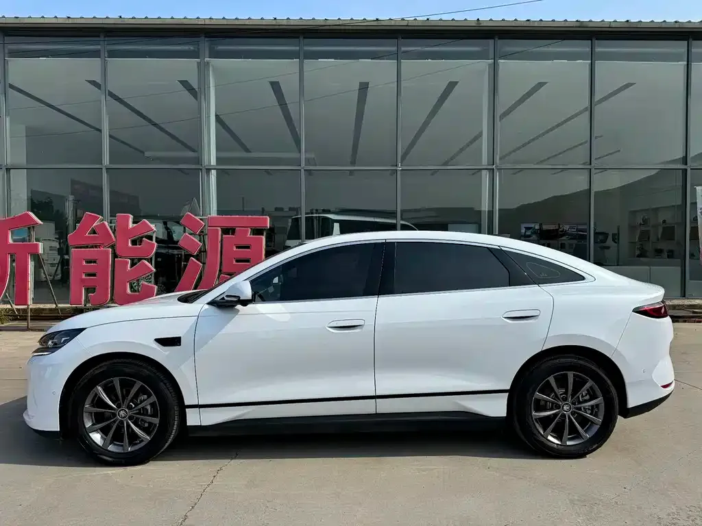 BYD Qin L — фото 9