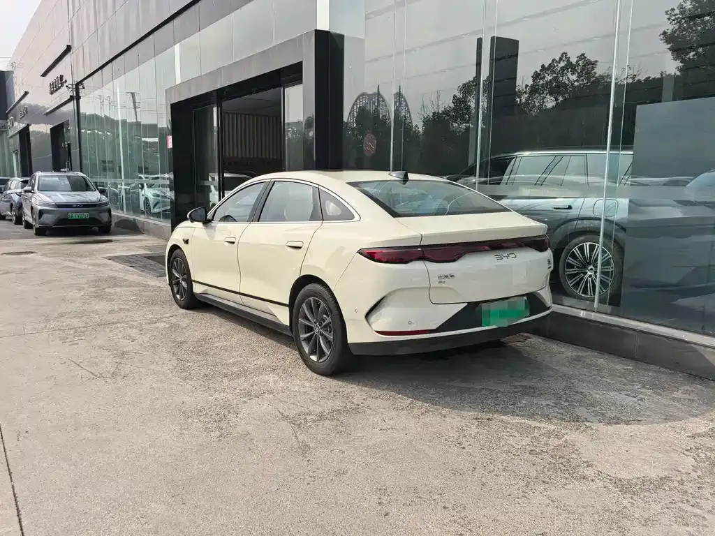BYD Qin L — фото 7