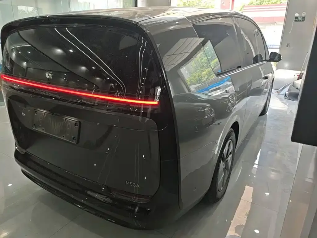 Li Auto MEGA — фото 6