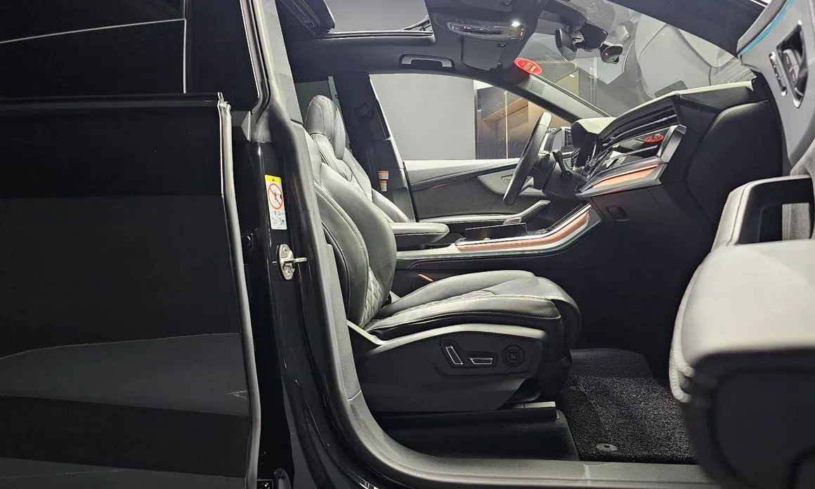 Audi Q8 — фото 6