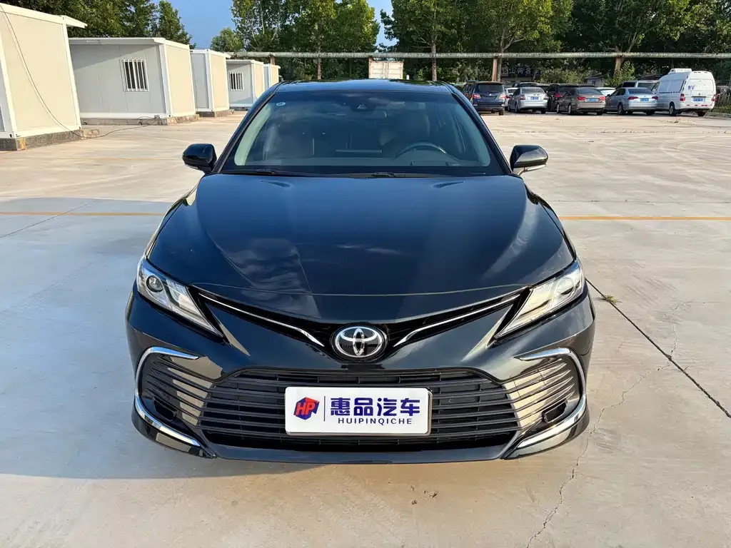 Toyota Camry — фото 4