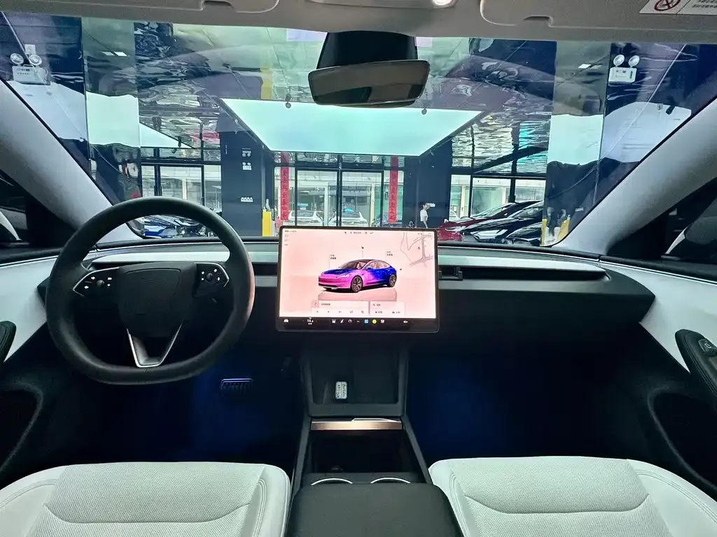 Tesla Model 3 — фото 10