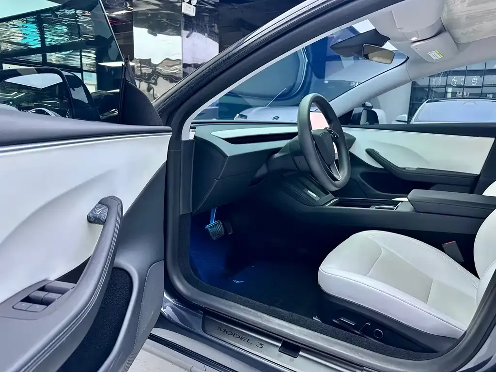 Tesla Model 3 — фото 5